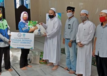 ZIS IIB Darmajaya Bersama LAZDAI Serahkan 50 Paket Sembako