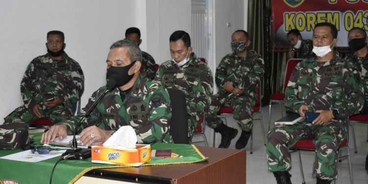 Dandrem 043/Gatam Ikuti Rakor Online Tentang Penanganan Covid-19