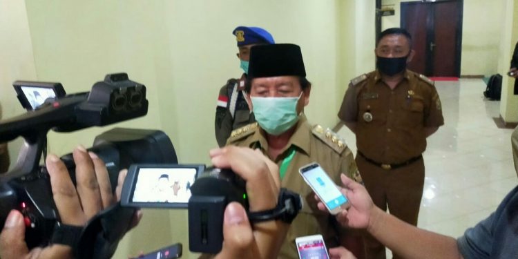 Walikota Bandar Lampung, Herman HN usai rapat di kantor Pemkot, Senin (18/5/2020)