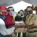 Gubernur Arinal dan Ibu Riana Beri Bantuan Masyarakat Terdampak Covid-19 di Piabung