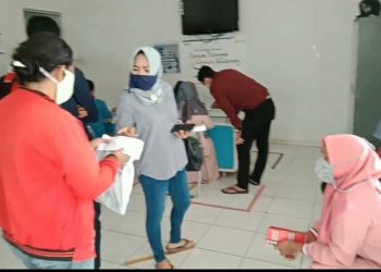 Tagihan Listrik Naik 100%, Puluhan Pelanggan Datangi Kantor PLN Way Halim