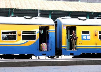 New Normal, Wajib Pakai Face Shield hingga Larangan Bicara di Kereta