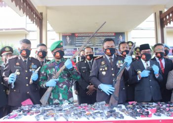 173 Senpi Rakitan Diserahkan Masyarakat Ke Polres Mesuji