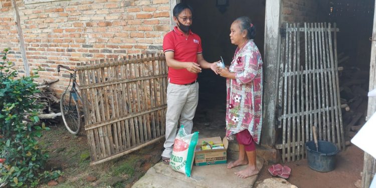 Kasim Sisihkan Penghasilan Untuk Bantu Warga Terdampak Corona