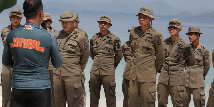 Tim SAR Brimob Lampung Serbu Pulau Kelagian Pesawaran