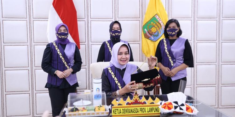 Riana Sari Arinal Dorong Kreasi Fashion Khas Lampung