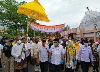 Ribuan Masyarakat Kawal Tony – Antoni Daftar Ke KPU Lampung Selatan