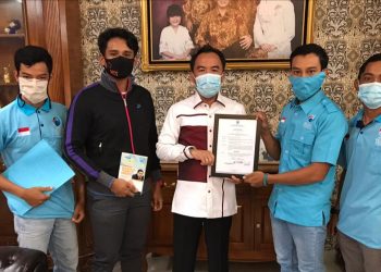 Gelora Way Kanan Beri Surat Rekomendasi Pasangan Raden Adipati Surya-Ali Rahman