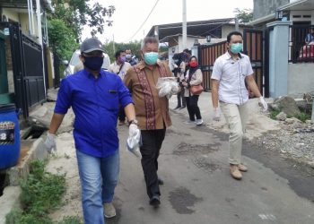 Lanjutkan Kampanye Door To Door Di TKB,  Warga Titipkan Harapan Ke Yusuf Kohar