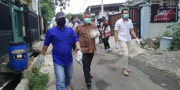 Lanjutkan Kampanye Door To Door Di TKB, Warga Titipkan Harapan Ke Yusuf Kohar