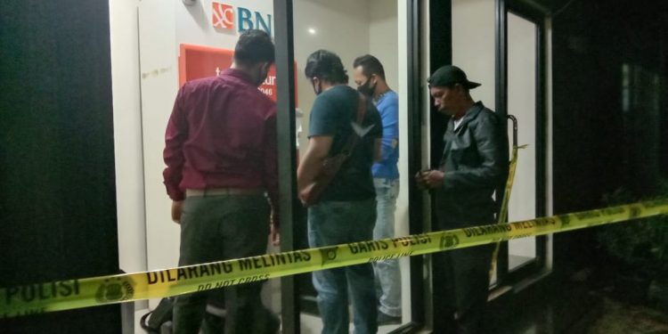 Dua Terduga Pembobol ATM Babak Belur Diamuk Warga