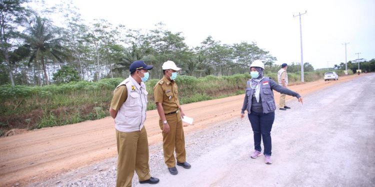 Wagub Nunik Tinjau Sejumlah Ruas Jalan Provinsi