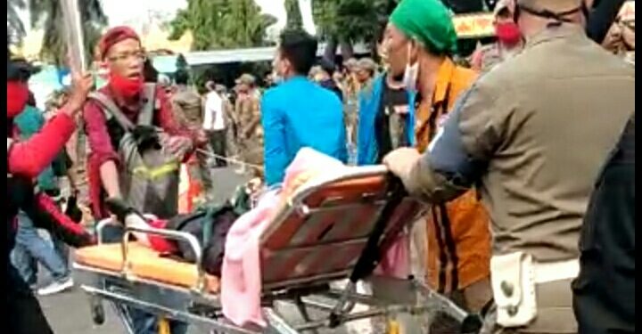 Demo Lampung Ricuh, Penyanderaan Anggota Dewan Hingga Mahasiwa Luka-Luka
