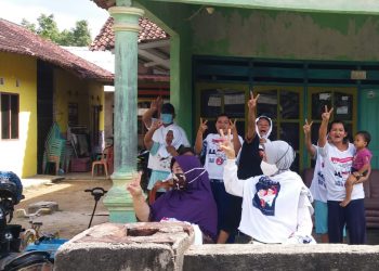 Warga Sukarame Baru Acungkan Dua Jari Sambut Yutuber