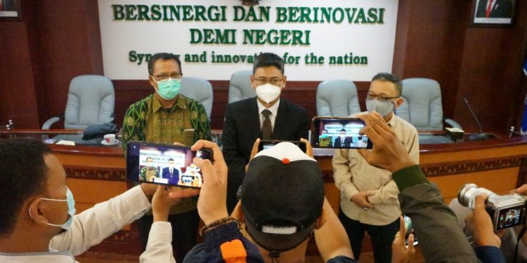 Kondisi Rektor Membaik, Unila Tracing 25 Pegawai
