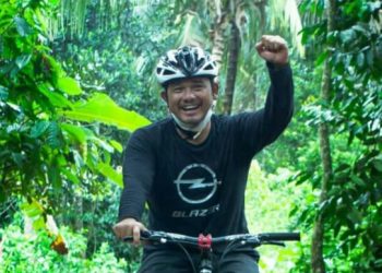 Wahrul Fauzi Gowes Sambil Wisata ke Pemandian Alami Way Tebing Ceppa