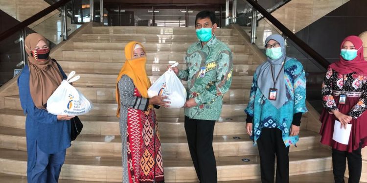 IPEBI Lampung Beri Bantuan Sembako Kepada Pensiunan BI, Pegawai Non Organik, UMKM Binaan