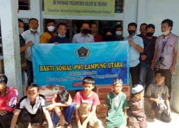 PWI Lampura Salurkan Bantuan Ke Ponpes Dan Panti Asuhan