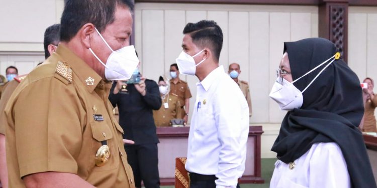 Gubernur Arinal Serahkan 410 SK CPNSD Formasi Tahun 2019