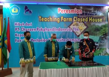 Teaching Farm Closed House FP Unila Asah Kompetensi Mahasiswa  di Bidang Industri Peternakan