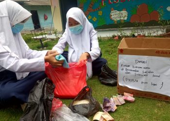 Keterbatasan Tak Tumpulkan Empati Pelajar PKBM Pulau Tegal Bantu Korban Bencana