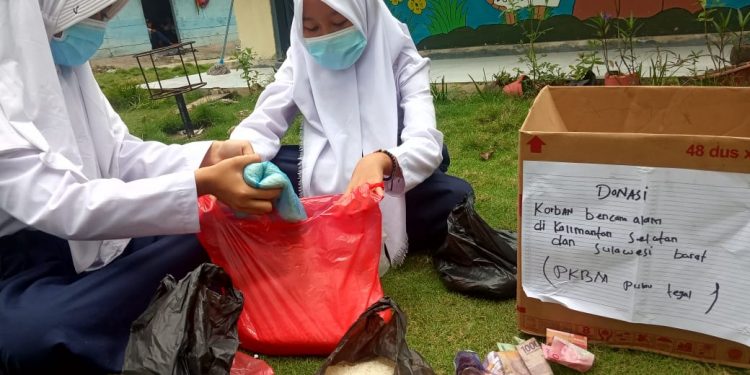 Keterbatasan Tak Tumpulkan Empati Pelajar PKBM Pulau Tegal Bantu Korban Bencana
