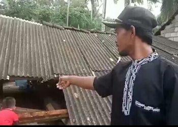 Puluhan Rumah di Pasir Sakti Porak Poranda Oleh Angin Puting Beliung