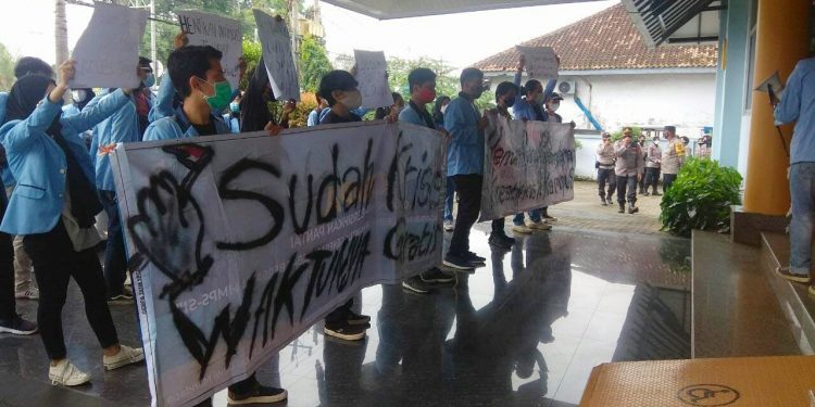 Mahasiswa UBL Dipolisikan Pihak Kampus Usai Demo Minta Keringanan Uang Kuliah