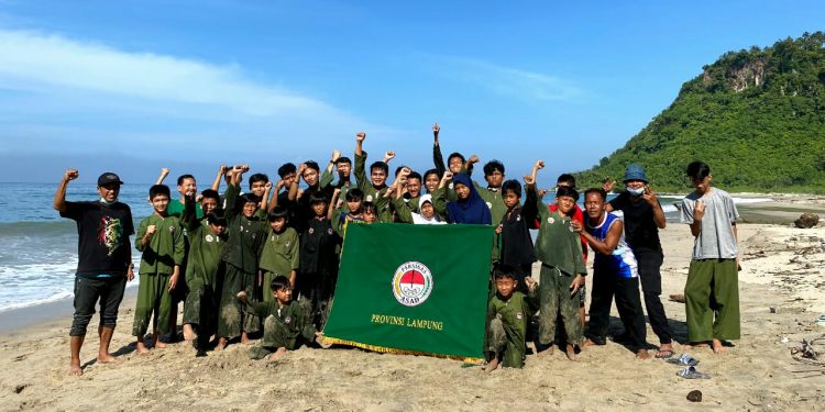Perguruan Silat Nasional ASAD Gelar Latihan di Pantai Sudul PTPN 7