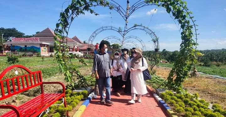 Taman Edukasi Lampung Selatan Ramai Dikunjungi Komunitas Guru