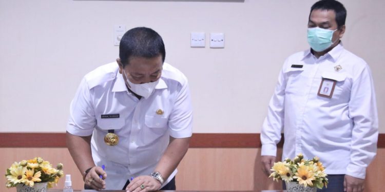 Gubernur Arinal Serahkan Laporan Keuangan Pemprov Tahun 2020 di Kantor BPK