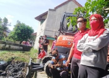 Walikota Eva Dwiana Grebek  Sungai di Dua wilayah