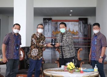 Gubernur Arinal Dorong PT. PLN Lakukan Pemerataan Listrik Hingga Menjangkau di Daerah Kepulauan