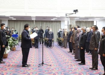 Gubernur Arinal Lantik Elvira Umihani sebagai Kadisperindag Bersama 67 Pejabat Fungsional