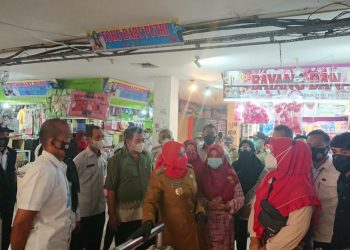 Walikota Eva Dwiana Marah Melihat Pasar Bambu Kuning Sangat Kotor dan Tidak Terurus