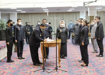 Gubernur Arinal Djunaidi Melantik 8 Pimpinan Tinggi Pratama