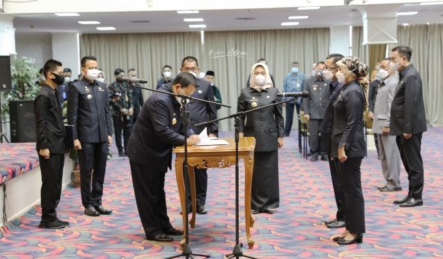 Gubernur Arinal Djunaidi Melantik 8 Pimpinan Tinggi Pratama