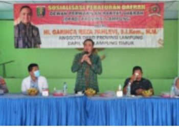 Garinca Reza Pahlevi Sosialisasikan Perda Nomor 3 di Desa Raman Aji