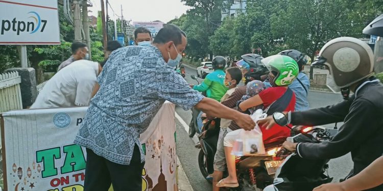PHBI PTPN VII Mulai Bagikan Menu Buka Puasa