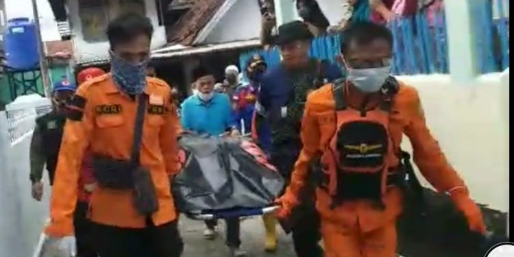 Jasad Shakel Ditemukan di Perairan Gunung Kunyit, 6,2 Km Dari Titik Hanyut