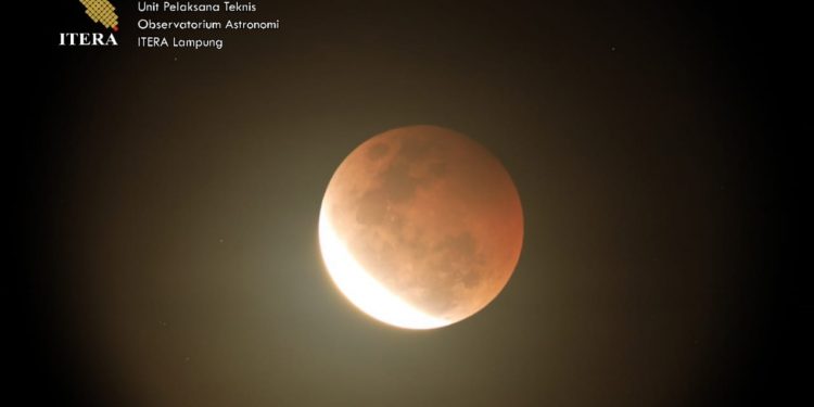 Tim Observatorium Astronomi ITERA Berhasil Rekam Proses Gerhana Bulan Total, Begini Penampakannya
