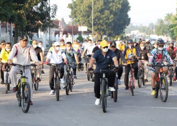 Tingkatkan Imunitas Melawan Covid-19, Gubernur Arinal Bersama Para Guru SMA/SMK Gowes Sepeda Santai