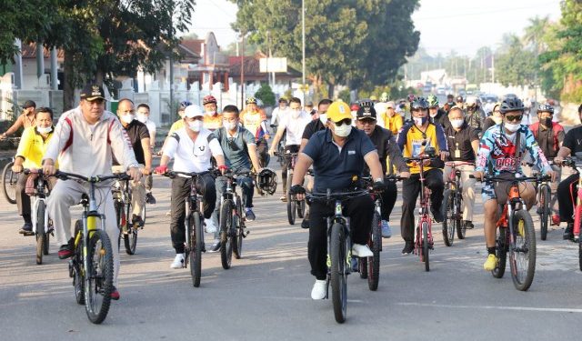 Tingkatkan Imunitas Melawan Covid-19, Gubernur Arinal Bersama Para Guru SMA/SMK Gowes Sepeda Santai