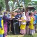 Tim Fisip Unila Latih Warga Membuat Kompos Menggunakan Composting Bag