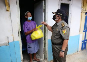 Gubernur Arinal Berikan Bantuan secara Door to Door di Jatimulyo, Lampung Selatan