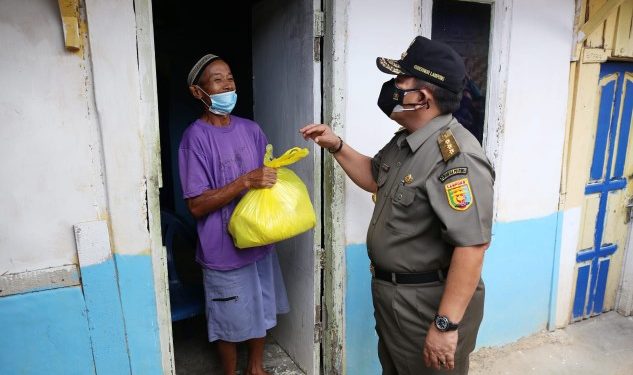 Gubernur Arinal Berikan Bantuan secara Door to Door di Jatimulyo, Lampung Selatan