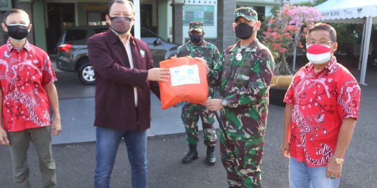 Kodim 0410/KBL Terima Bantuan Dari PSMTI Lampung Untuk Warga Terdampak Covid-19