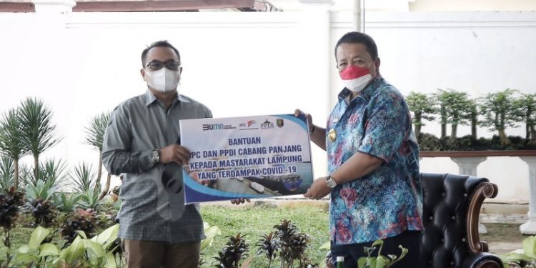 Gubernur Arinal Terima Bantuan 5 Ton Beras dari PT. Pelindo Untuk Warga Terdampak Covid 19