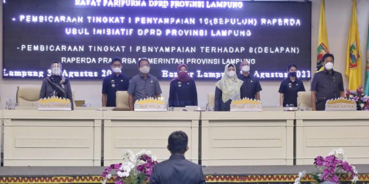 Wagub Chusnunia Sampaikan 8 Raperda Prakarsa dalam Rapat Paripurna DPRD Lampung