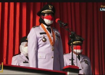 Walikota Eva Dwiana Pimpin Upacara HUT Ke 76 RI Di Halaman Pemkot Bandar Lampung